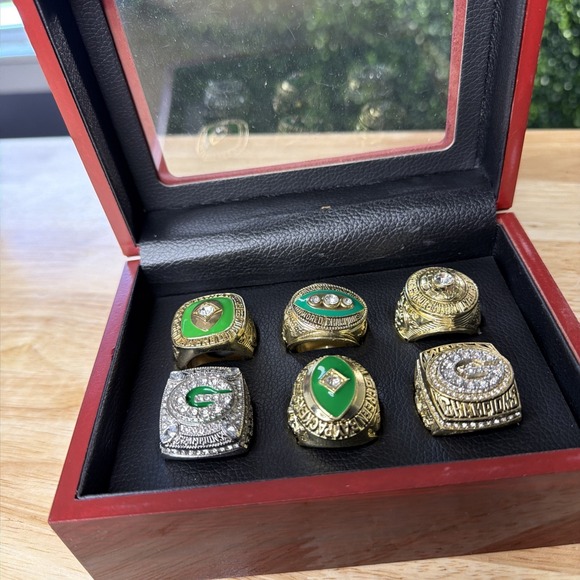 Other - Green Bay Packers Replica 6 Championship Ring Set With Display Box.